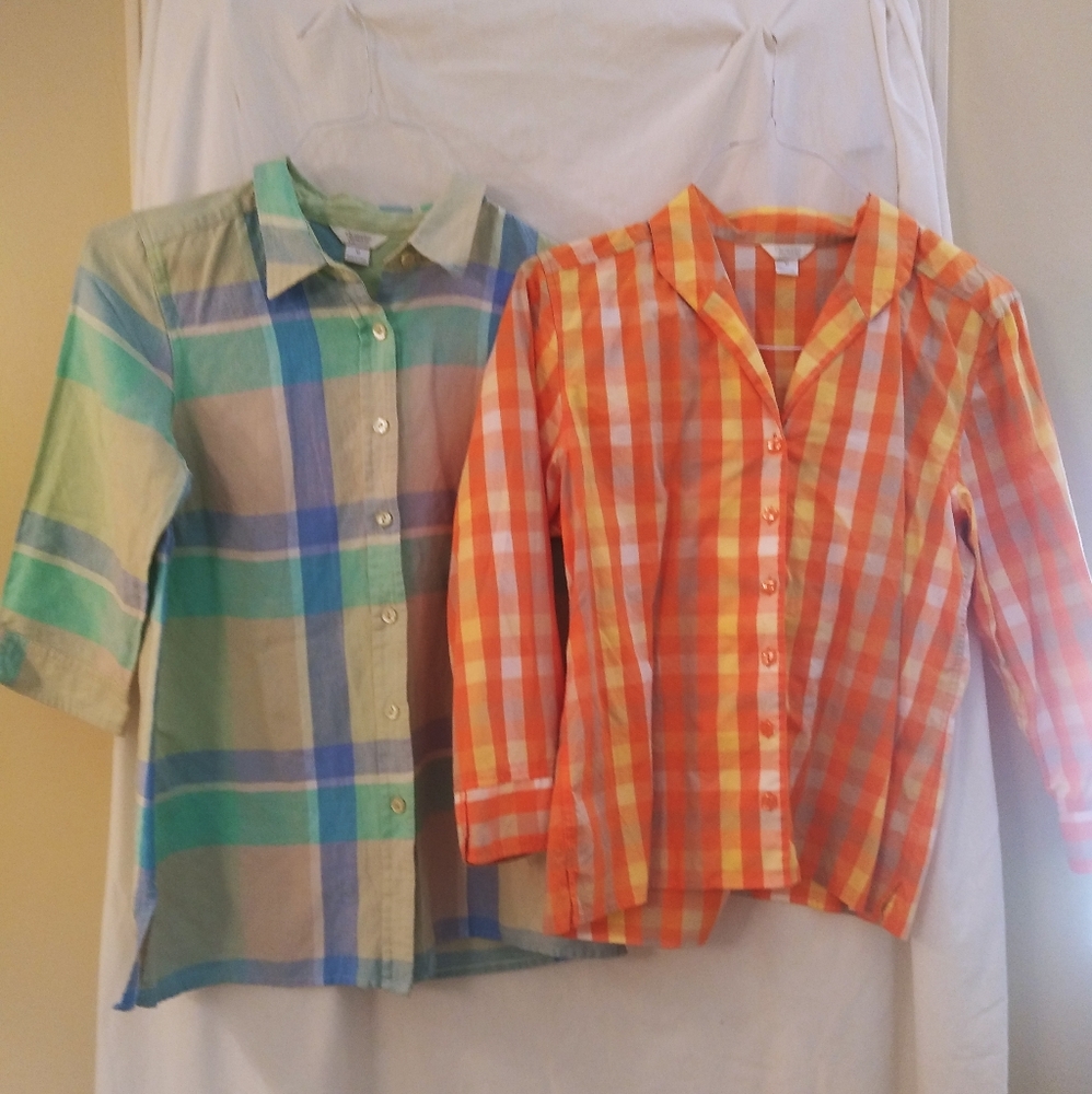2 Women's Medium Blouses